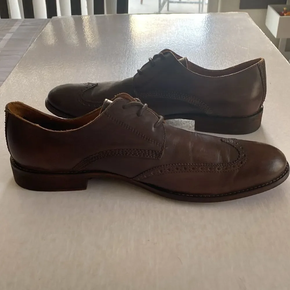 JOHN VARVATOS Men’s Brown Leather Wingtip Derbys Size 11 1/2. Handmade in Italy